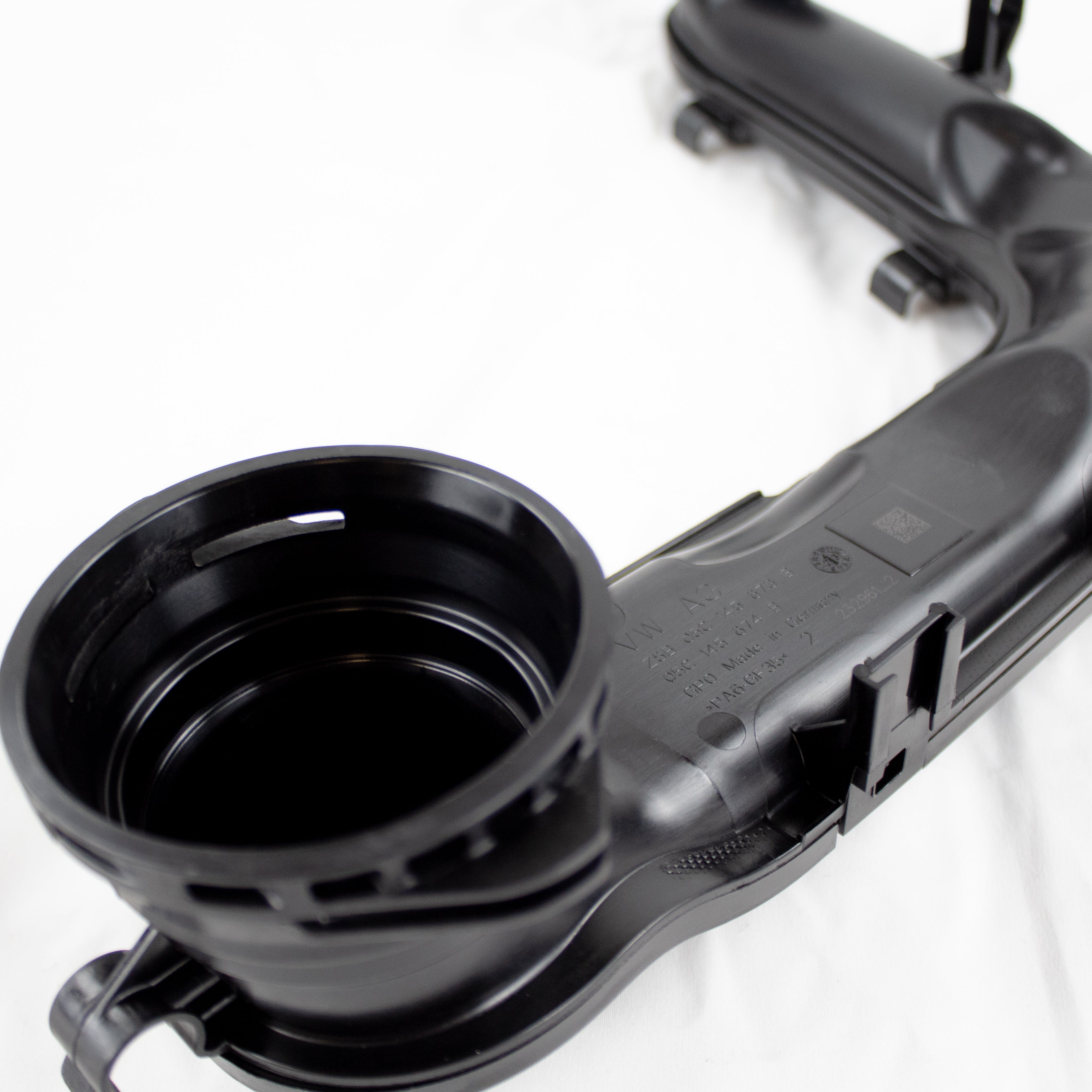 Original Volkswagen Ansaugschlauch für Luftfilter | 05C145673B