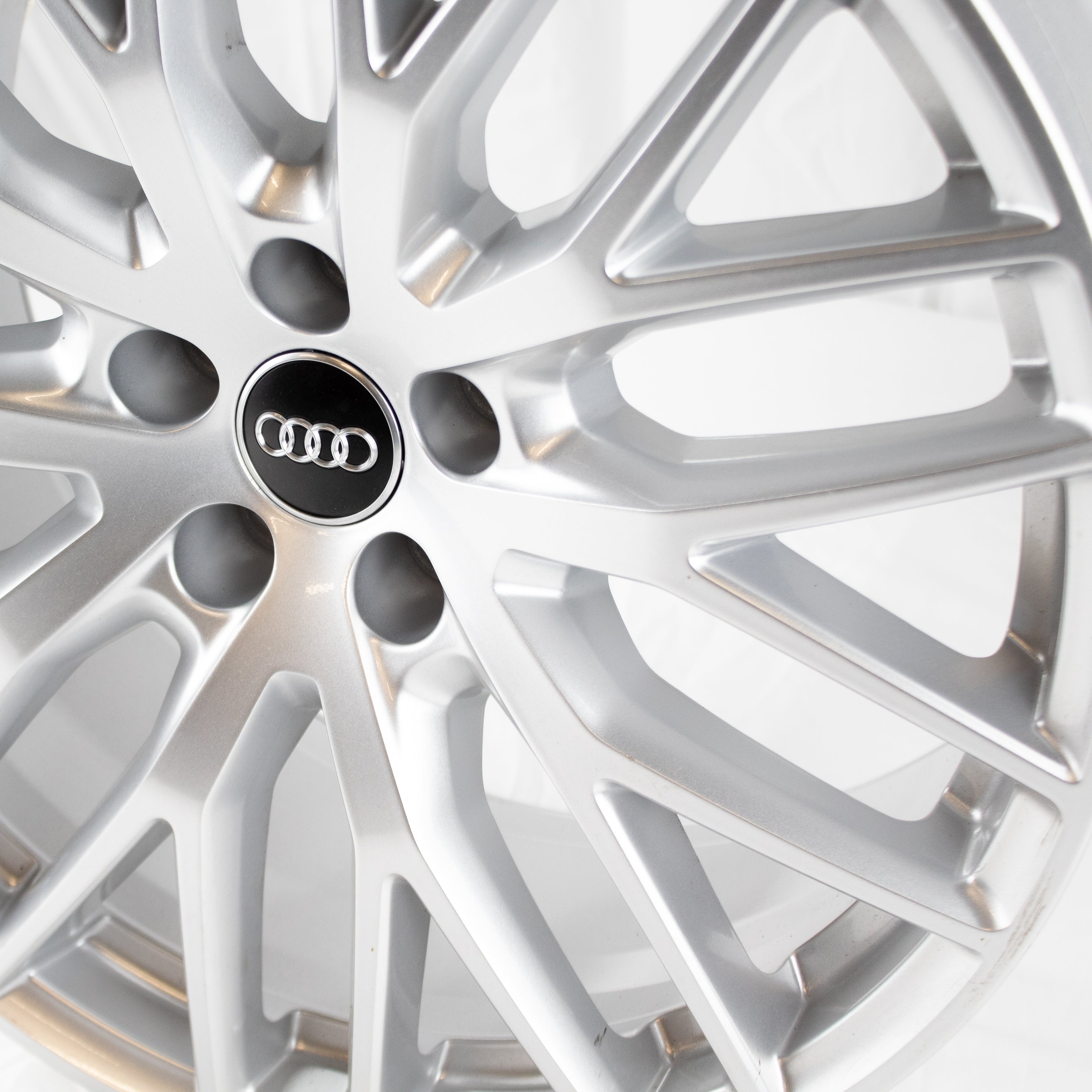 Original Audi Alufelgen | 4M0 601 025 Q