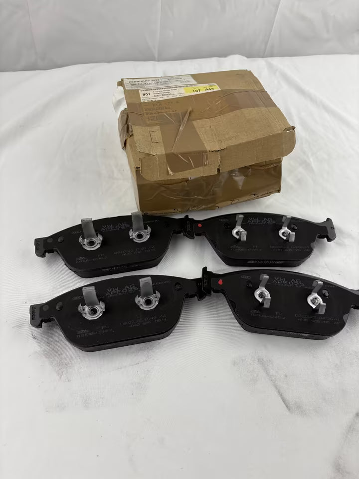 Original Audi A8, Q5, Bremsbeläge Vorne 8R0698151AF Neuwertig
