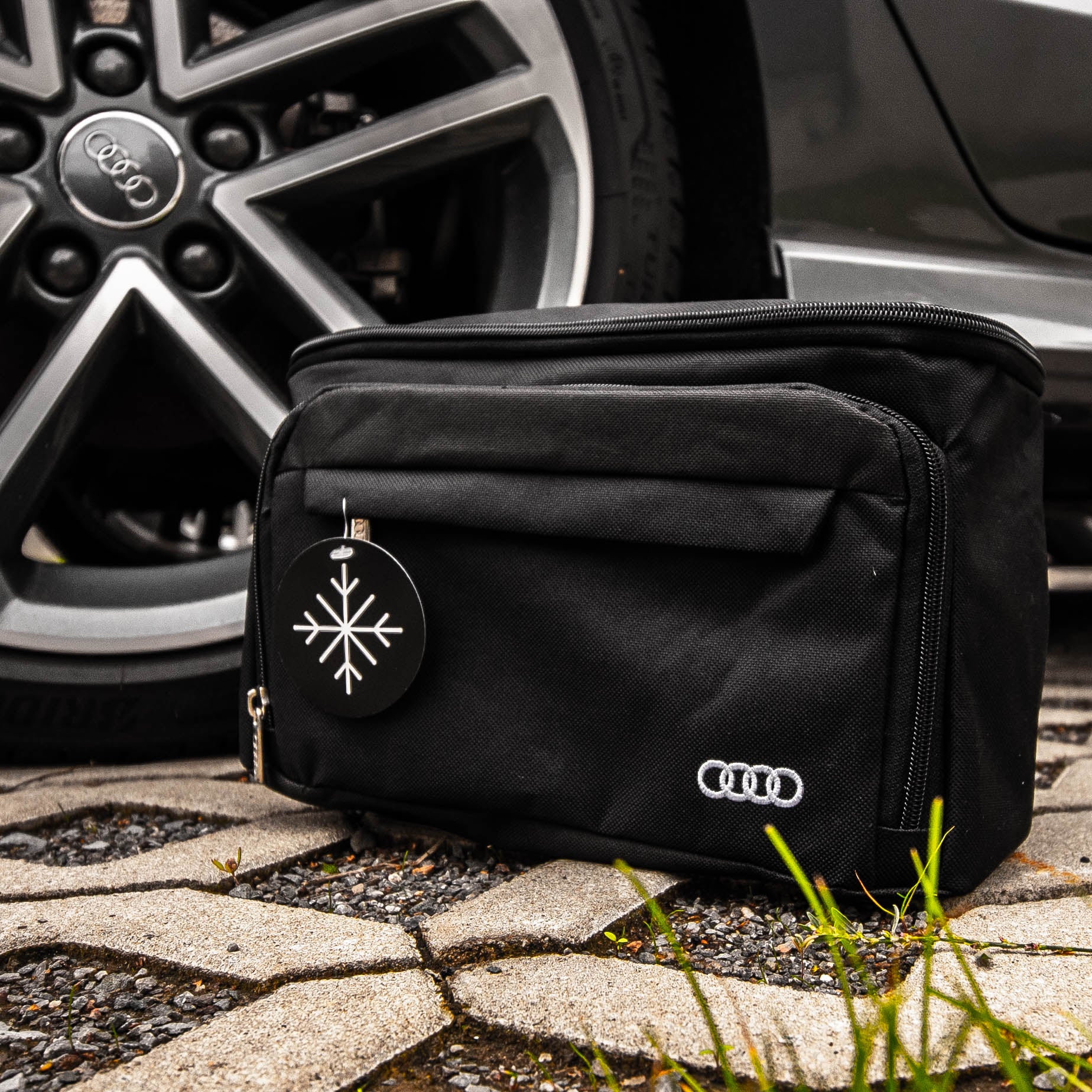 Audi Pflegemitteltasche Winter